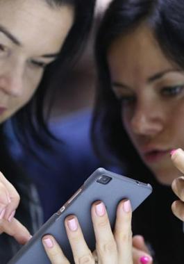 باختصار.. لماذا لا ينبغي أن تشتري هاتفا ذكيا هذه الأيام؟