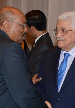 عباس والبشير.JPG