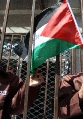 الجامعة العربية تحذر من خطورة الوضع الصحي للأسرى المضربين في سجون الاحتلال