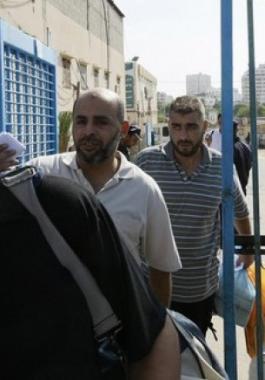 منع زيارة الاسرى.jpg
