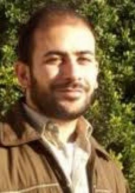 إدارة السجون تمنع والدة القيادي الأسير أيمن اطبيش من زيارته