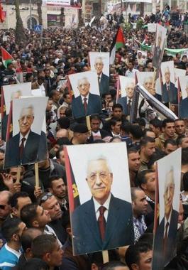 فصائل المنظمة في لبنان: نقف خلف الشرعية الفلسطينية المتمثلة بالرئيس