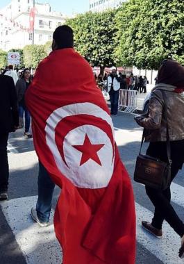 شركة نمساوية تنقل عاملين من مشروعات في تونس بسبب احتجاجات