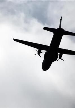 طائرة عسكرية