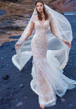 GALA-1013-front-and-veil--376x564.jpg