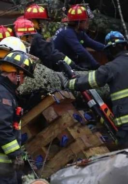 مصرع 5 أشخاص إثر إعصار 