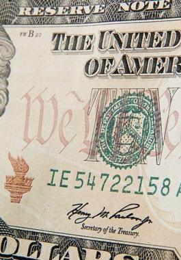 الدولار يهوي بسبب خطة ترامب الضريبية