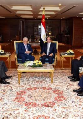 مصادر عبرية تكشف: السيسي أبلغ الرئيس عباس بمعارضته إدخال الأموال القطرية لغزة  
