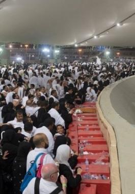  الحجاج يستعدون للرحيل بعد إنهاء شعيرة رمي الجمرات بمشعر 