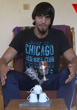 بالفيديو: شاب غزّي يُمارس فن 