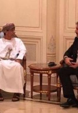 عساف يجتمع بوكيل وزارة الاتصالات العُماني.jpg