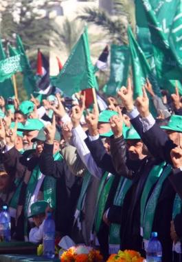 حذرت حركة حماس سلطات الاحتلال الصهيوني من الاستمرار في سياساتها بحصار قطاع غزة، وإعلانها انها ستخفض كمية الكهرباء عنه..jpg