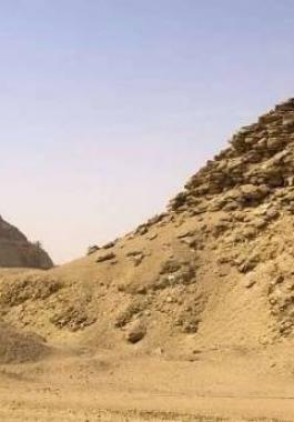مصر.العثور-على-مقبرة-سليمة-عمرها-أكثر-من-4-آلاف-سنة-فيديو-صور-_440692_large.jpg