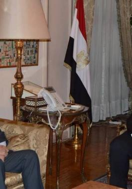 تفاصيل لقاء وزير الخارجية المصري مع عزام الأحمد بالقاهرة