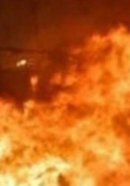 إصابة 30 شخصاً إثر حريق اندلع في برج سكني غرب لندن.jpg