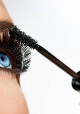 4 أخطاء شائعة تجنبيها عند وضعك الماسكارا !