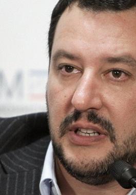 وزير داخلية إيطاليا: لن تكون في البلاد مساجد جديدة