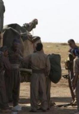  مقاتلون من قوات البشمركة الكردية 