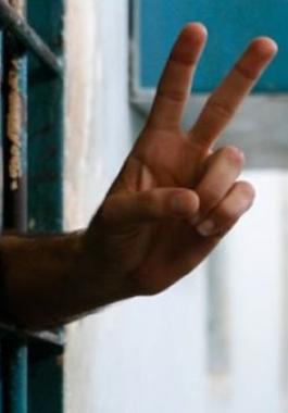 الأسير محمد علاقمة يواصل معركة الكرامة