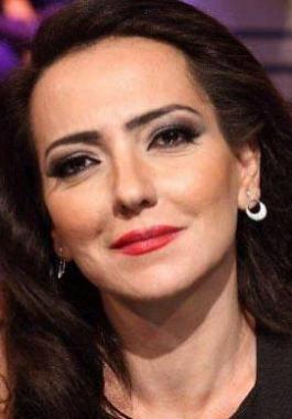 أمل عرفة بصورة معبرة مع ابنتها!