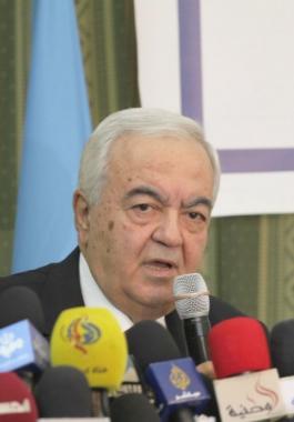 أبو شهلا يناشد المجتمع الدولي بالتدخل لمعالجة الفقر والبطالة في فلسطين