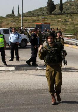 الاحتلال يحتجز عشرات المواطنين على حاجز نصبته قرب قرية زبوبا غرب جنين