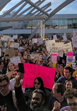 موظفو غوغل يتظاهرون ضد ترمب