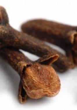 تناول مسمار واحد من القرنفل كل ليله وتخلص من هذه المشاكل الصحية