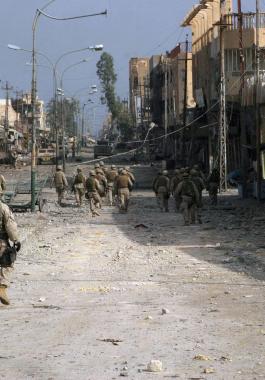 US_Navy__the_1st_Marines,_patrol__through_Fallujah,_Iraq