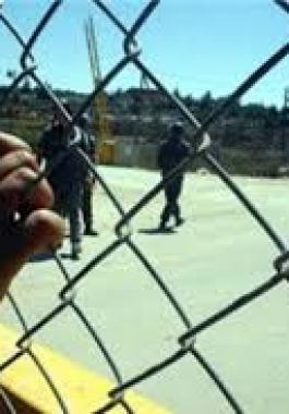 سلطات الاحتلال تمنع عائلة الأسير أبو شملة من زيارته