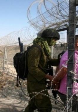 الاحتلال يعتقل شاباً حاول التسلل إلى الأراضي المحتلة شرق القطاع