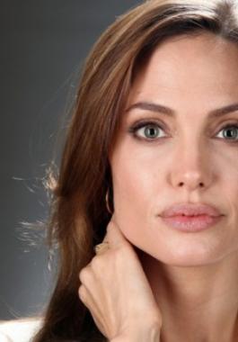 Angelina-Jolie-Net-Worth-980x498
