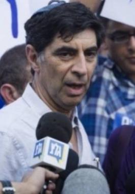  عائلة 