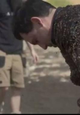 بالفيديو : رد فعل هستيري غير متوقع لظافر العابدين في برنامج 'رامز تحت الأرض'