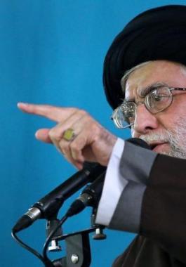 خامنئي: نية أمريكا نقل سفارتها إلى القدس علامة على عجزها