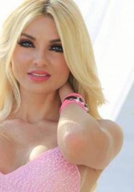 بالصورة :  ميريام كلينك تظهر بوجهٍ مشوّه.. لن تصدّقوا من فعل بها هذا!