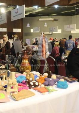 بالفيديو والصور: بازار نسوي بغزة لتسليط الضوء على إبداعات المرأة الفلسطينية