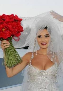 بذكرى زواجها العاشرة.. شاهدوا صور زفاف سيرين عبد النور!