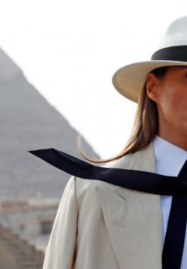 2018-10-06T205643Z_1448973101_RC1F1D690180_RTRMADP_3_USA-TRUMP-MELANIA-EGYPT.jpg