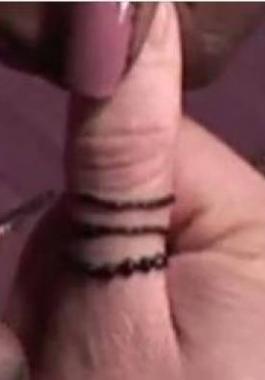 بالفيديو : مذيع مصري يثير الجدل بتجربة غريبة على الهواء!!