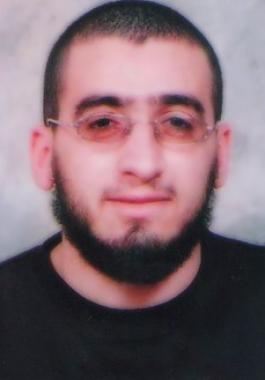 الاسير رائد العملة.jpg