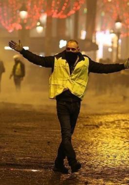 فرنسا والمظاهرات