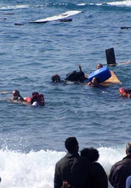 إنقاذ 44 مهاجراً قبالة السواحل التركية 