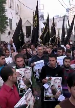 مسيرة جماهيرية في الخضر تضامنا مع الأسرى.jpg