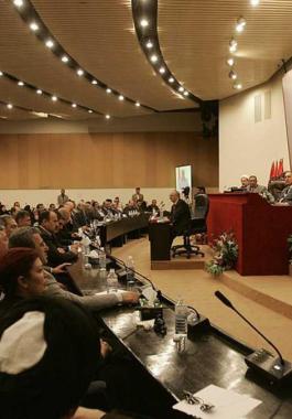 برلمان العراق يقر وقف التعاملات المالية مع كردستان