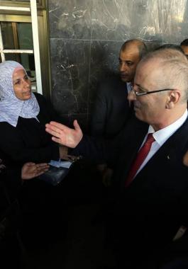 الحمد الله يتفقد مجمع الشفاء الطبي بغزة ويتابع أحوال المرضى