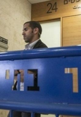 الاحتلال يحكم على أسير