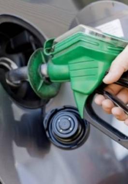 انخفاض جديد يطرأ على أسعار الوقود في 