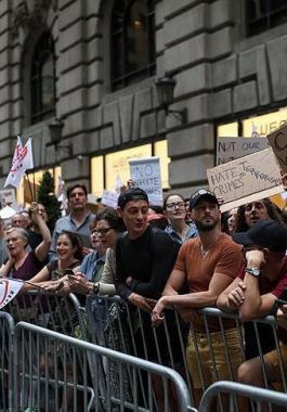 تظاهرة ضد ترمب في نيويورك أثناء زيارته المدينة