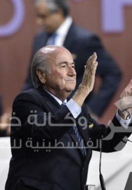 تقدم رئيس الاتحاد الدولي لكرة القدم باستقالته أثر فضيحة الفساد التي طالت بعض المسؤولين في الاتحاد